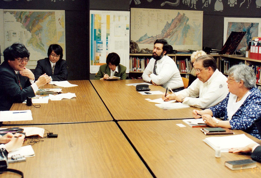 Mr. Mukoyama negotiating for the Earth Environment Exhibition (Washington D.C., USA, 1993). 